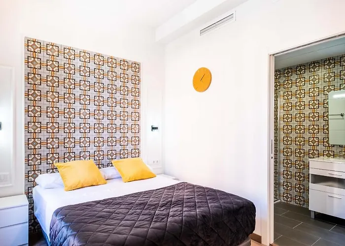 Classy With Unique Design * Valencia