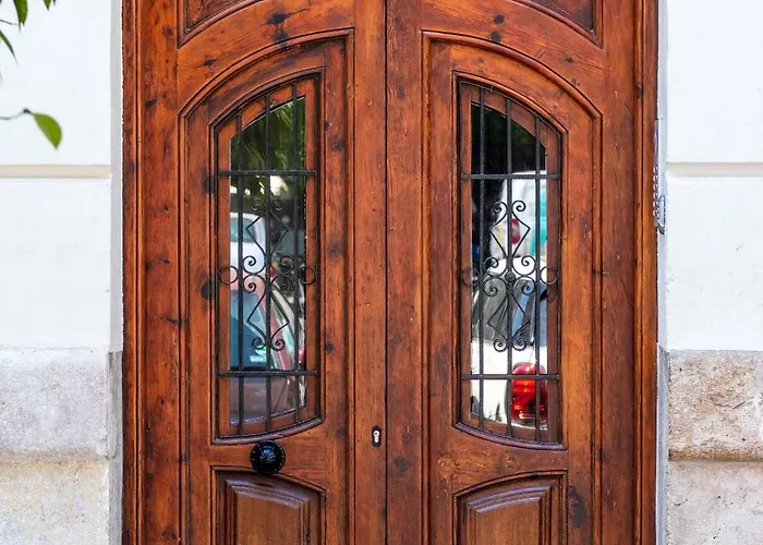 Classy With Unique Design Valencia