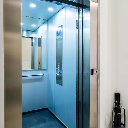 Classy With Unique Design Apartman *